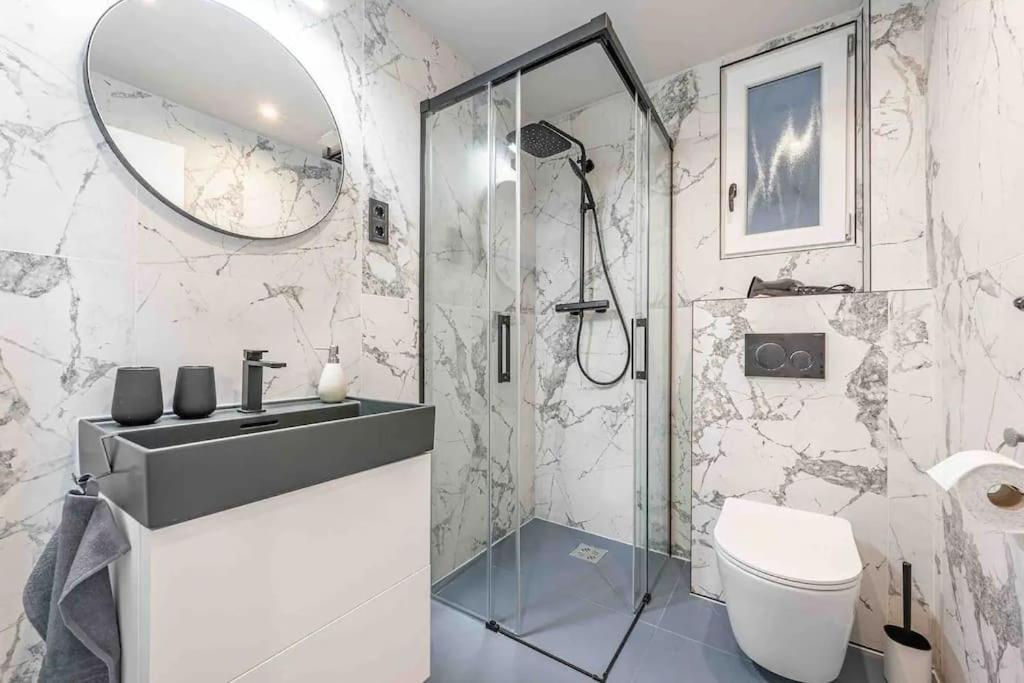 Gem Lively 7th District Near New York Cafe Apartamento *