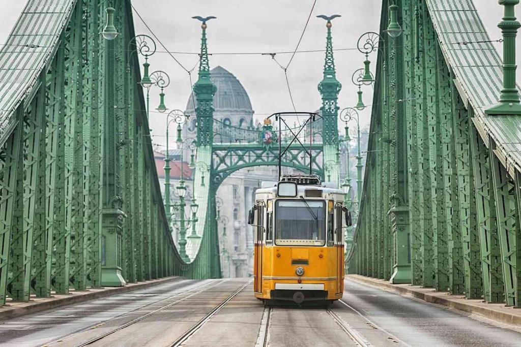 Apartment Gem Lively 7th District Near New York Cafe Budapest